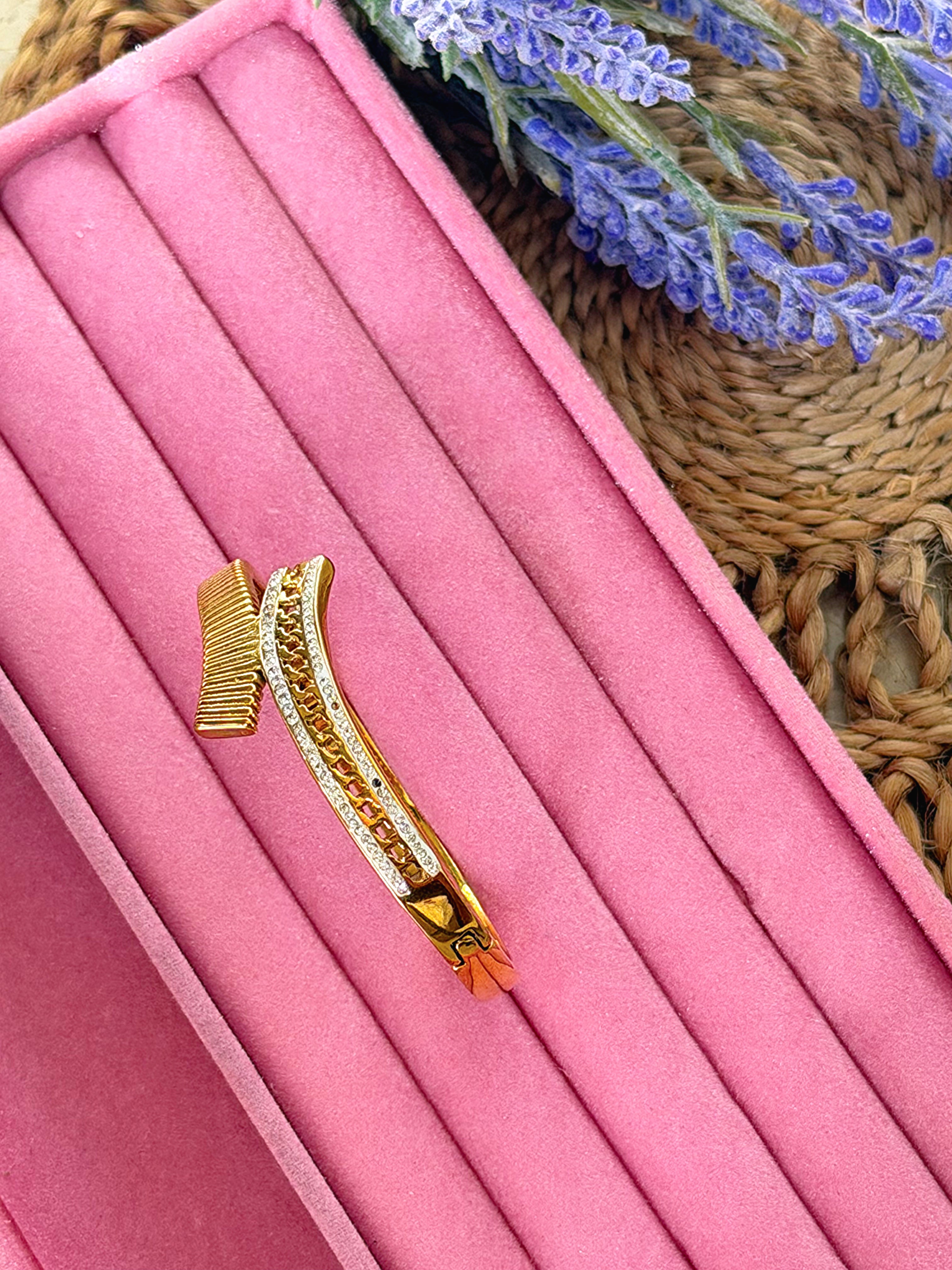 Aurora Curve Bracelet