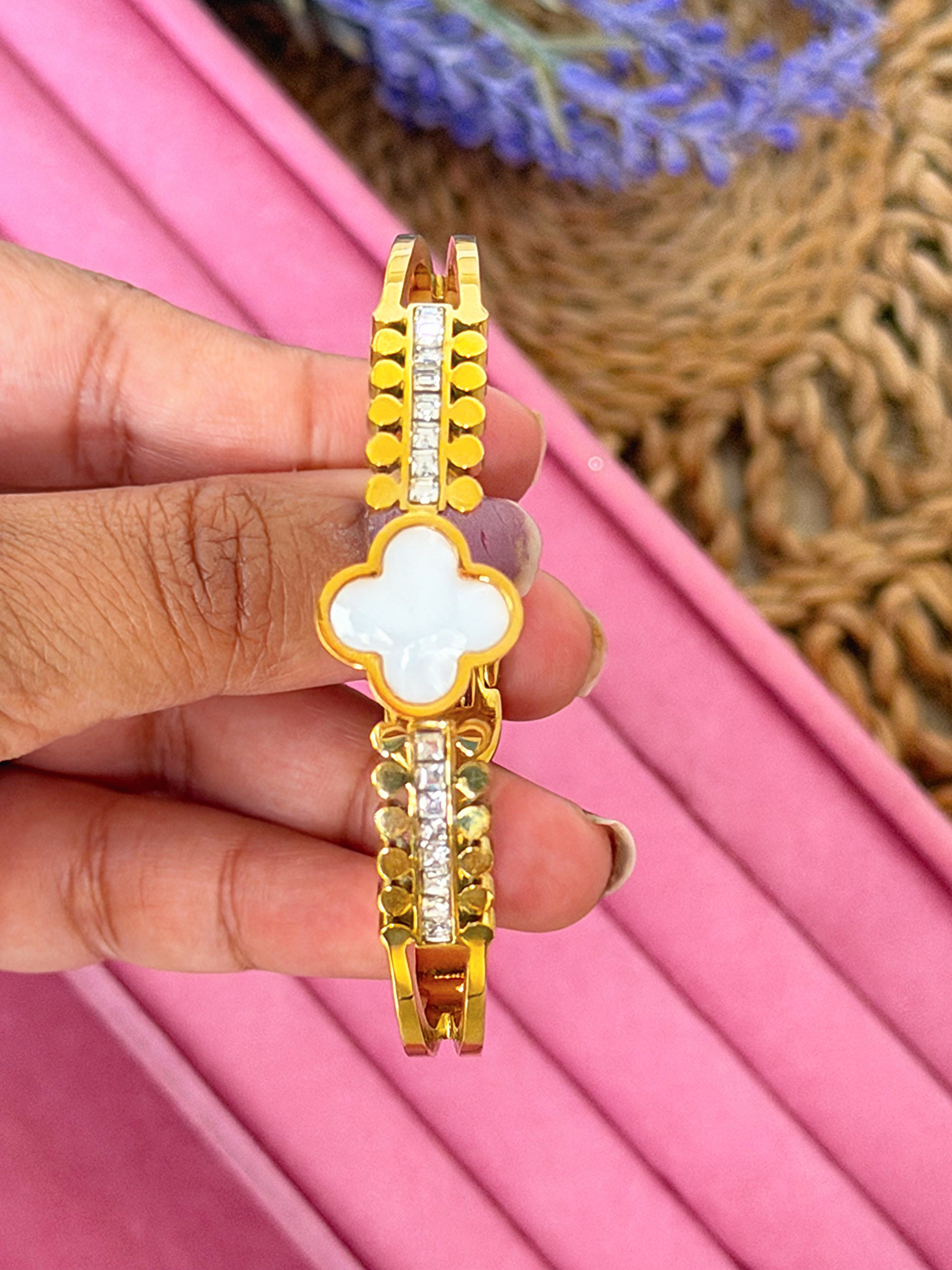 Ivory Clover Bracelet | 18K Gold Plated | Anti Tarnish